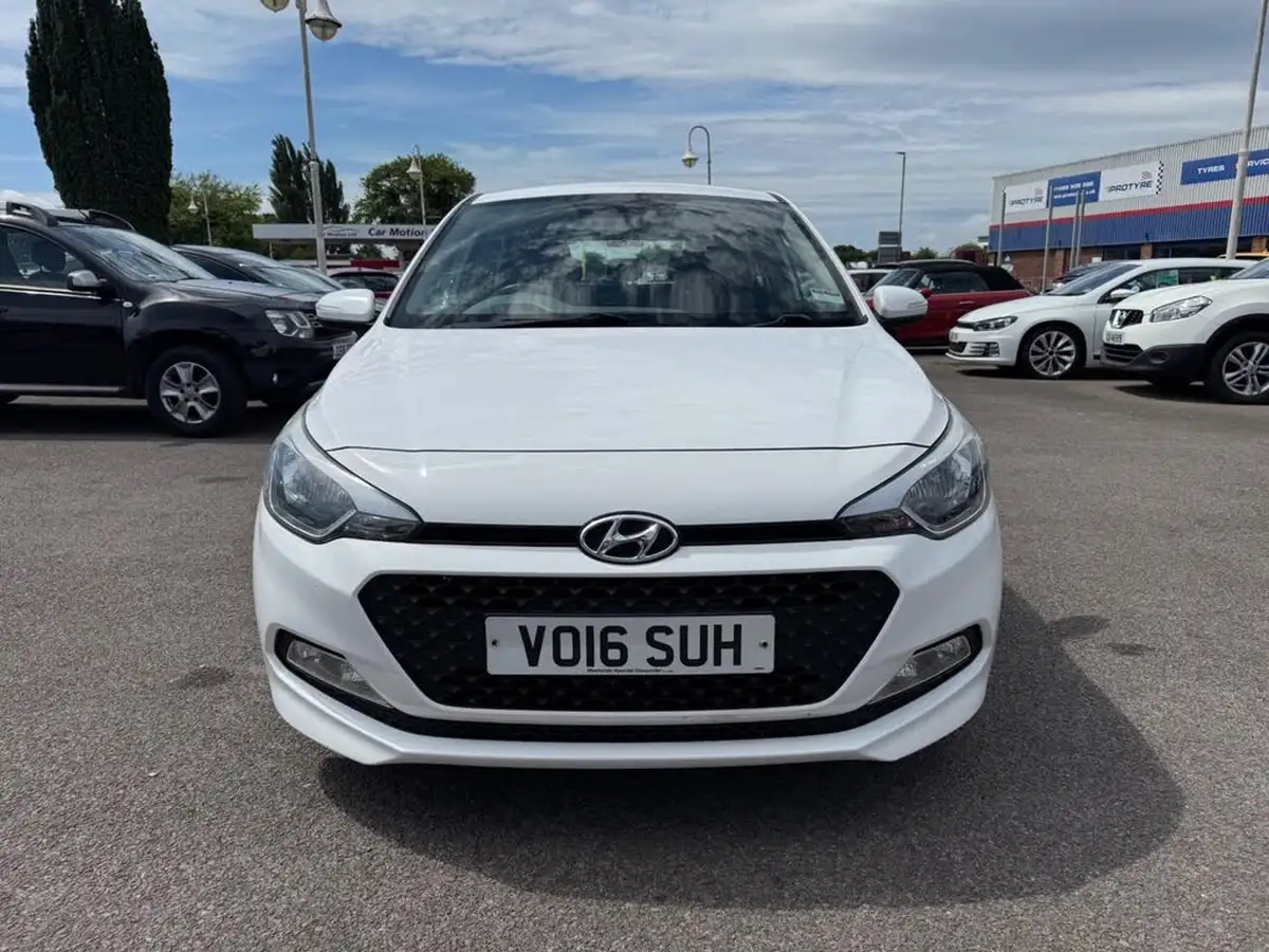 2016-hyundai-i20-12-blue-drive-se-hatchback-5d-big-4