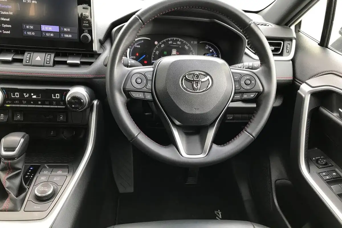 2022-toyota-rav4-25-vvt-i-design-302bhp-plug-in-big-10