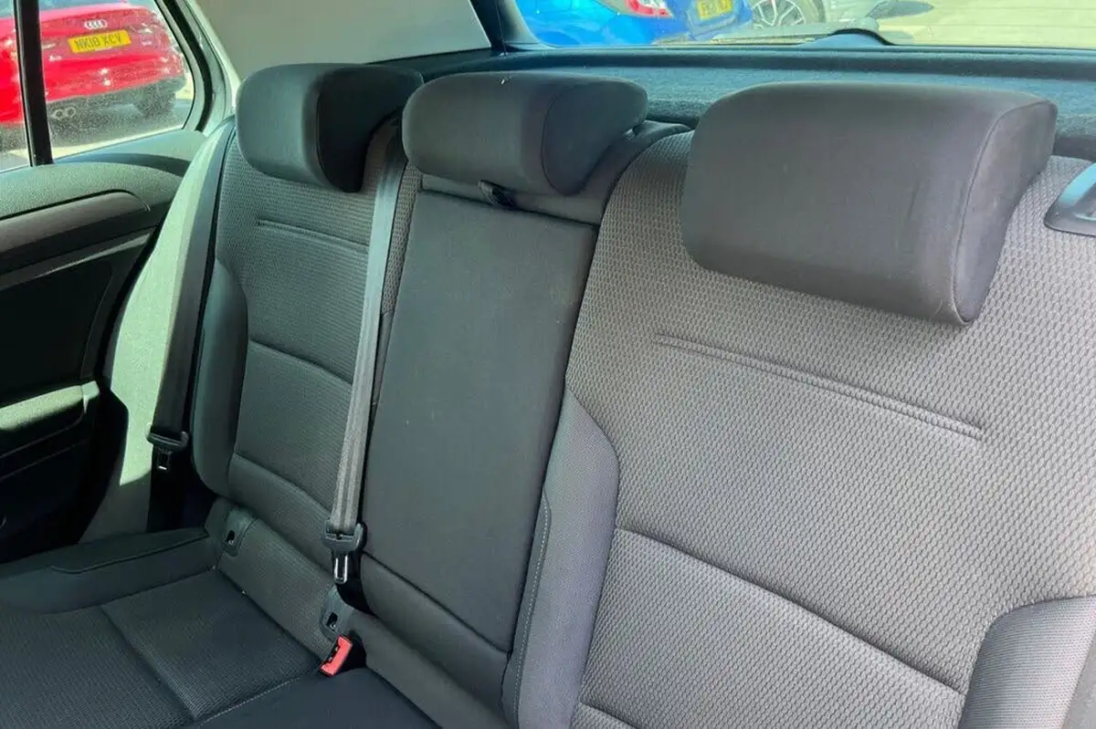 2019-volkswagen-golf-10-tsi-match-hatchback-5d-big-35