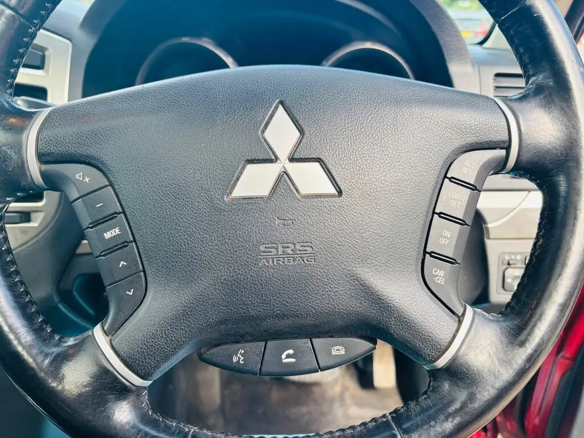2018-mitsubishi-shogun-32td-sg3-big-29