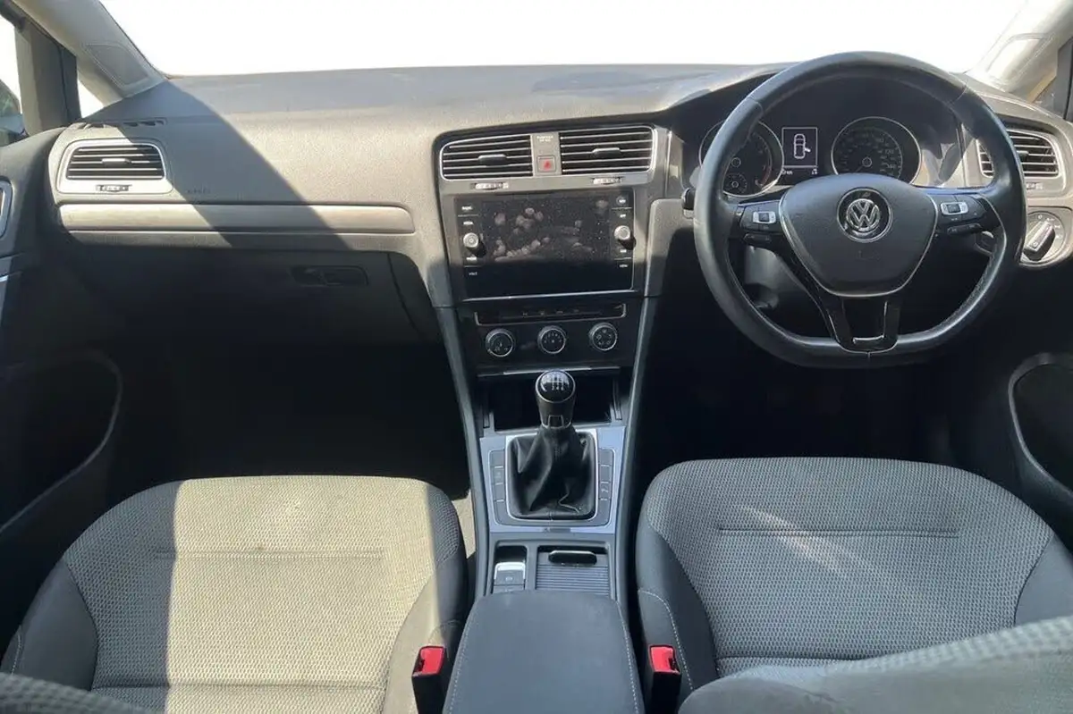 2019-volkswagen-golf-10-tsi-match-hatchback-5d-big-11