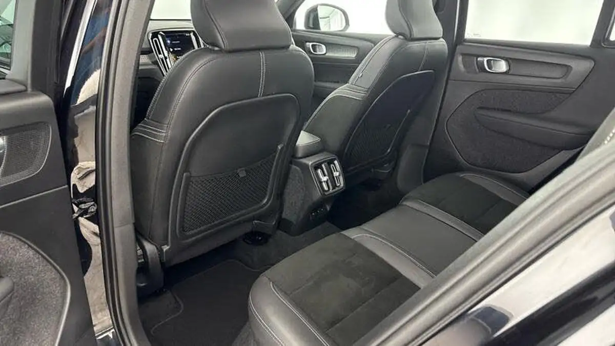 2022-volvo-xc40-15-t3-r-design-auto-big-35