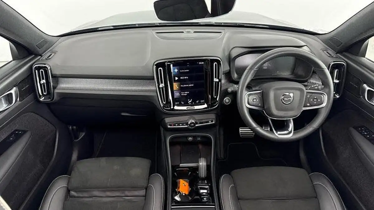 2022-volvo-xc40-15-t3-r-design-auto-big-7
