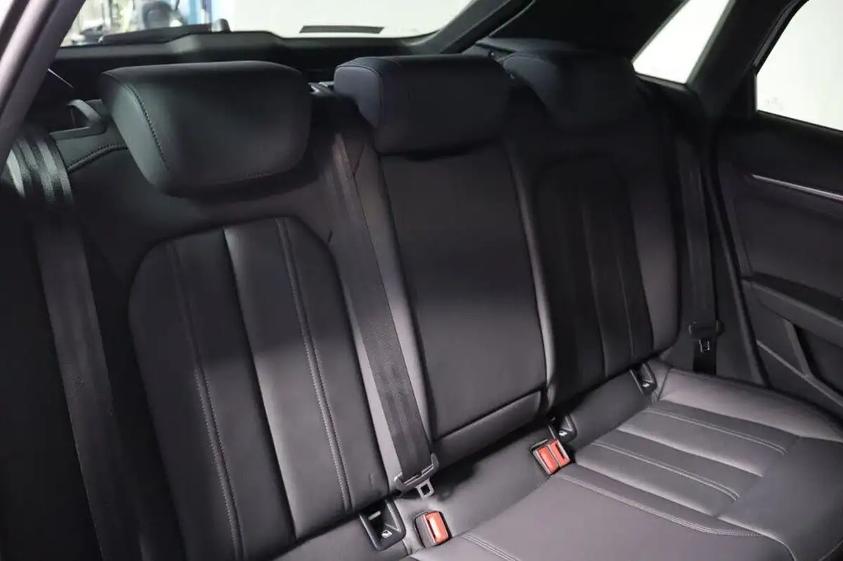 2023-audi-a3-10-30-tfsi-sportback-5d-big-31