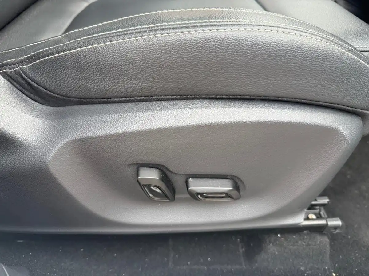 2021-mg-zs-suv-e-exclusive-ev-big-14