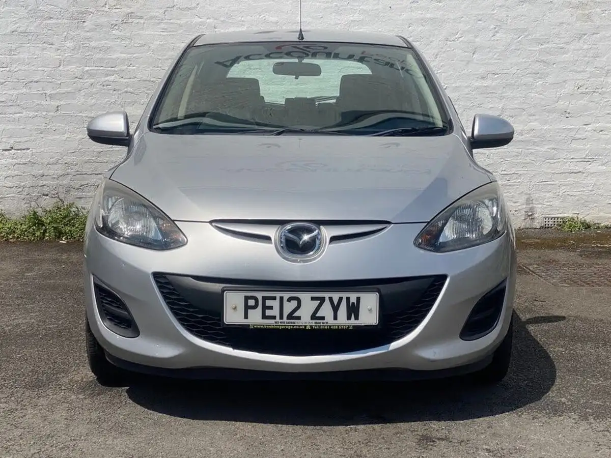 2012-mazda-mazda2-15-ts2-big-4