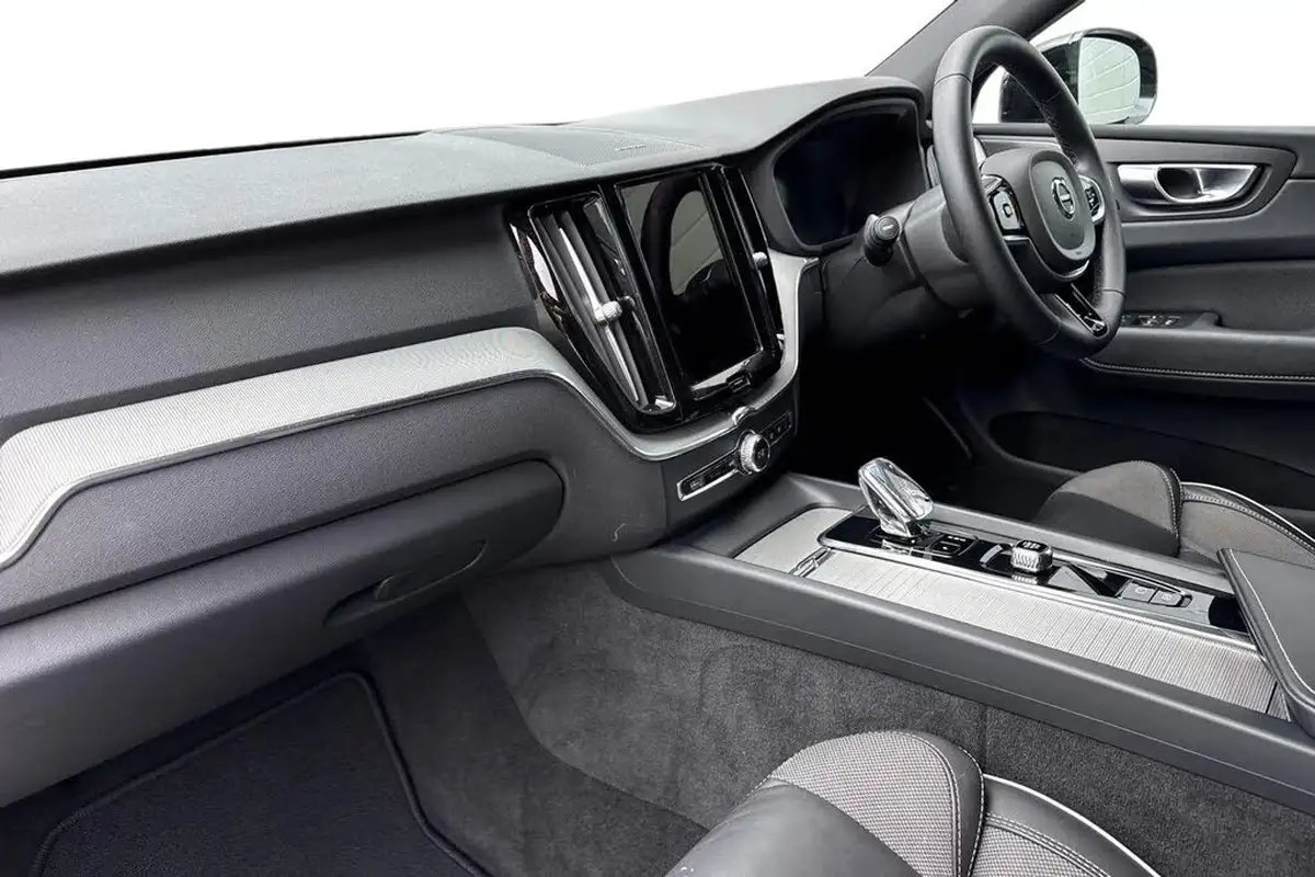 2023-volvo-xc60-20td-b4-plus-big-14