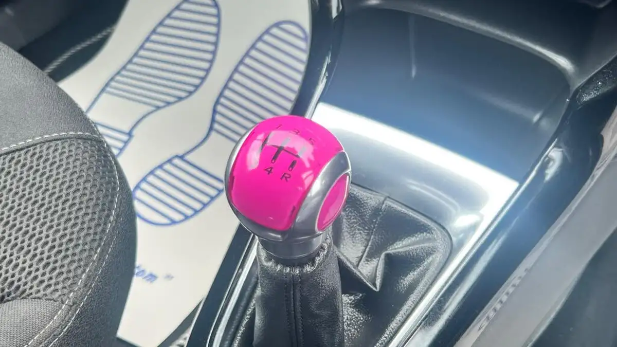 2014-citroen-ds3-16-dstyle-pink-big-36