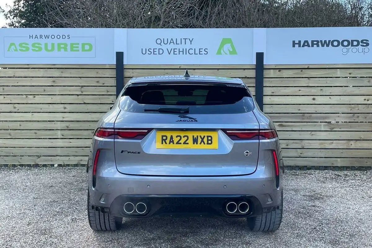 2022-jaguar-f-pace-50-v8-p550-svr-big-8