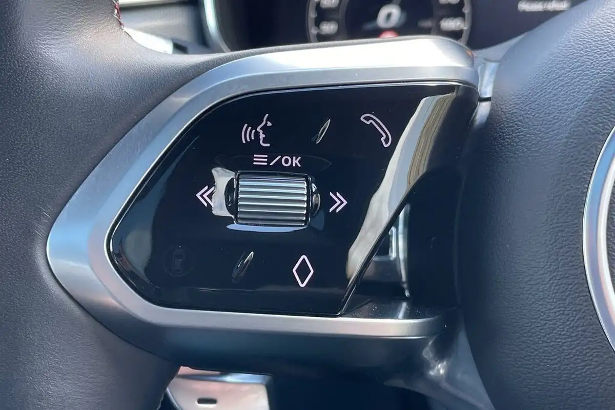 2022-jaguar-f-pace-50-v8-p550-svr-big-36