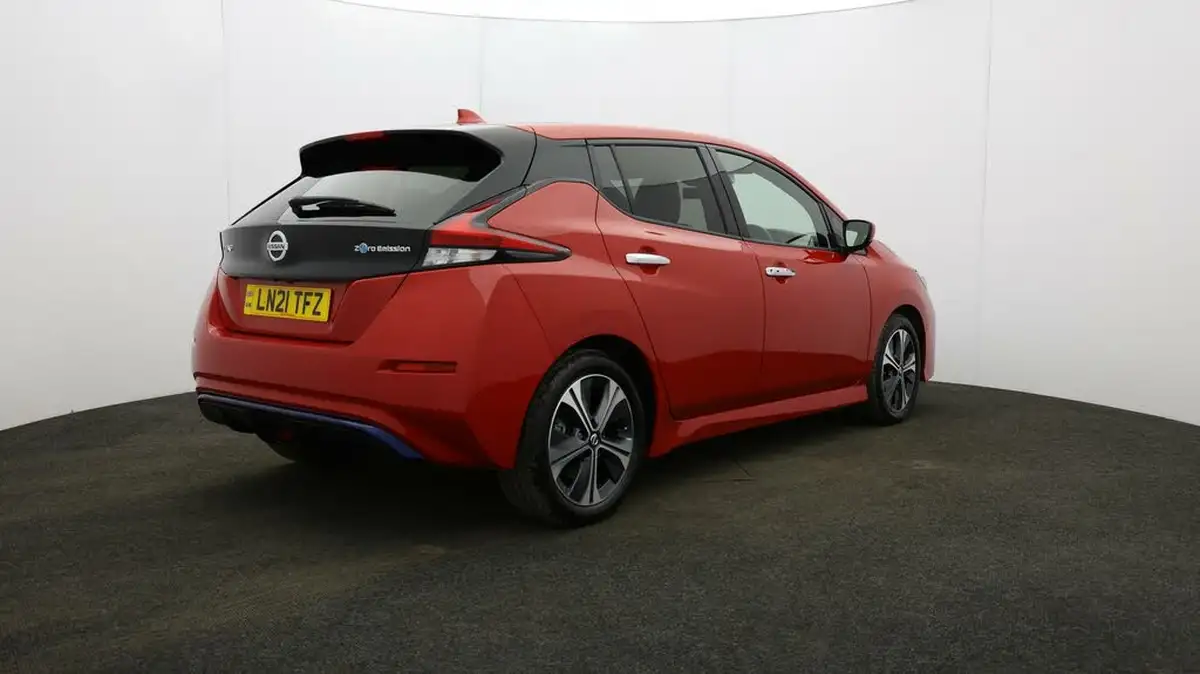 2021-nissan-leaf-e-tekna-big-52