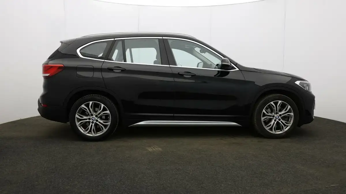 2021-bmw-x1-15-xdrive-25e-phev-xline-big-46
