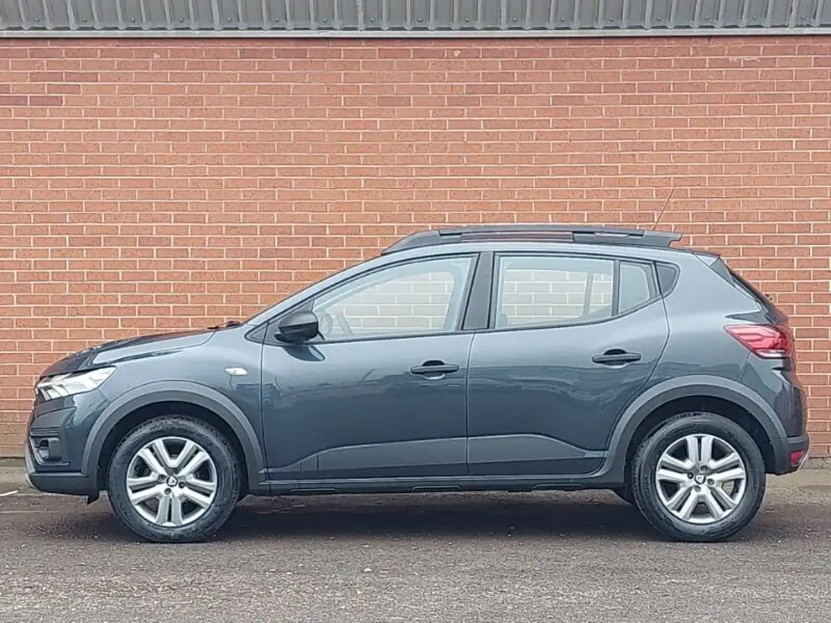 2021-dacia-sandero-stepway-10-tce-essential-90bhp-big-3