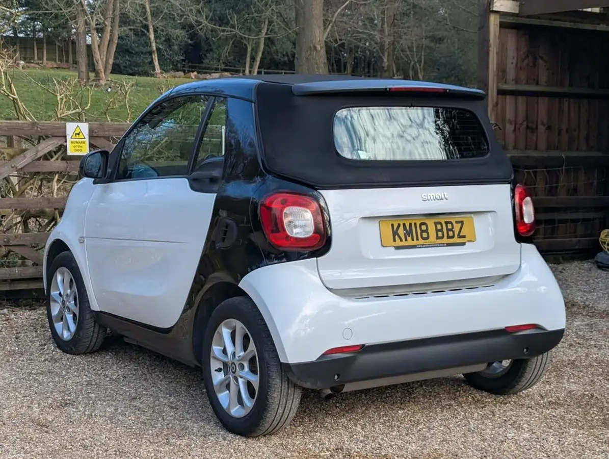 2018-smart-fortwo-09-passion-89bhp-ss-cabriolet-big-18