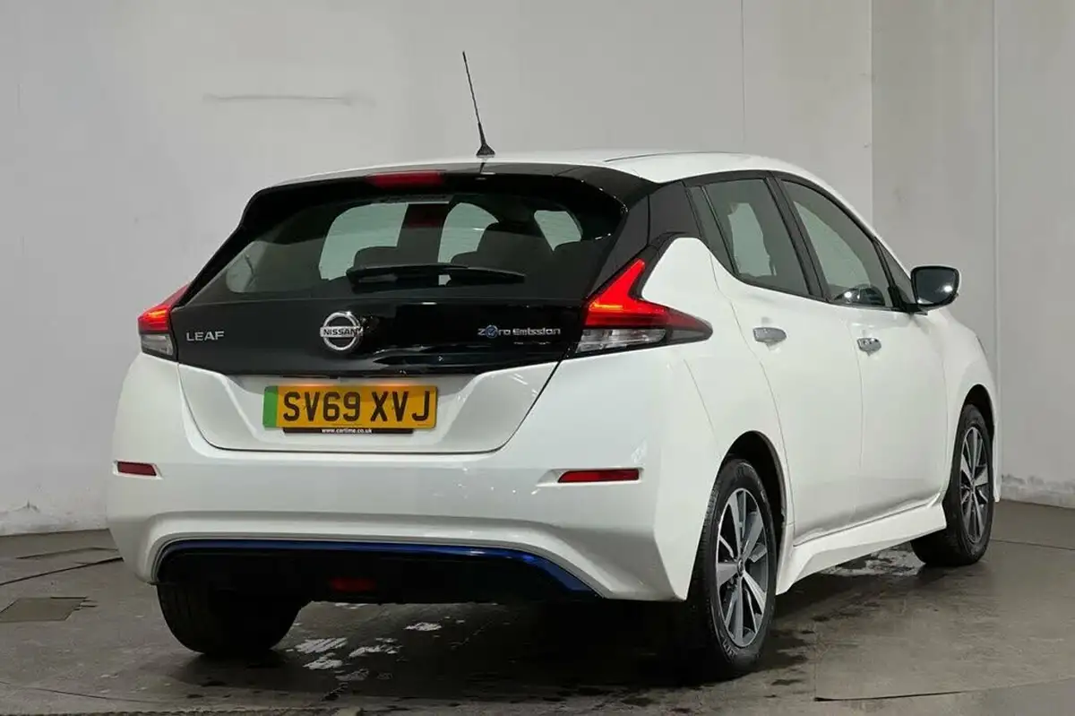 2019-nissan-leaf-e-acenta-big-16