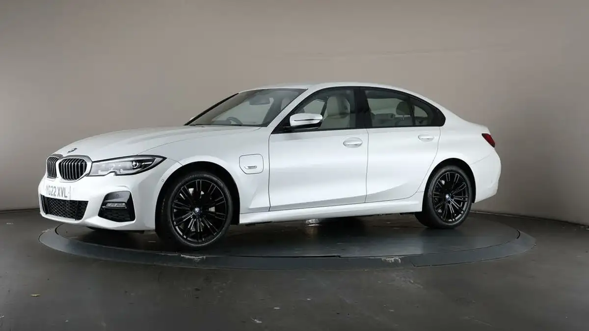 2022-bmw-3-series-20-330e-m-sport-pro-pack-saloon-4d-big-41
