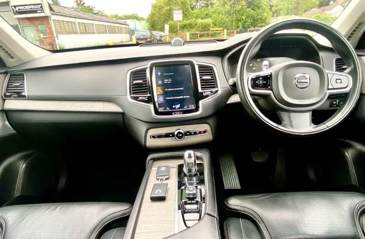 2019-volvo-xc90-20-t8-inscription-pro-384bhp-ss-big-16