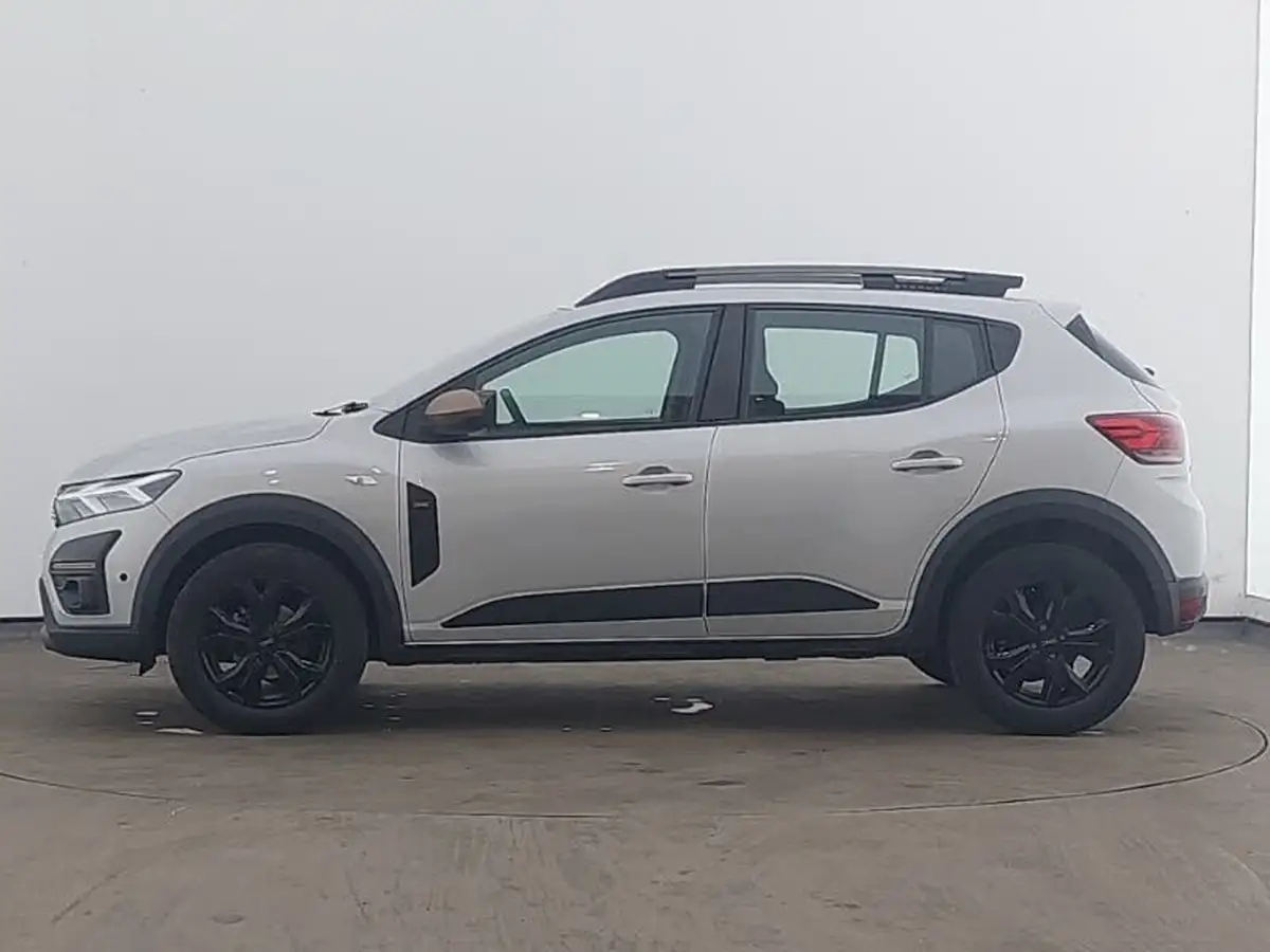 2024-dacia-sandero-stepway-10-tce-extreme-90bhp-big-3