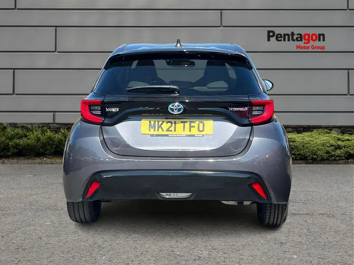 2021-toyota-yaris-15-vvt-i-excel-big-16