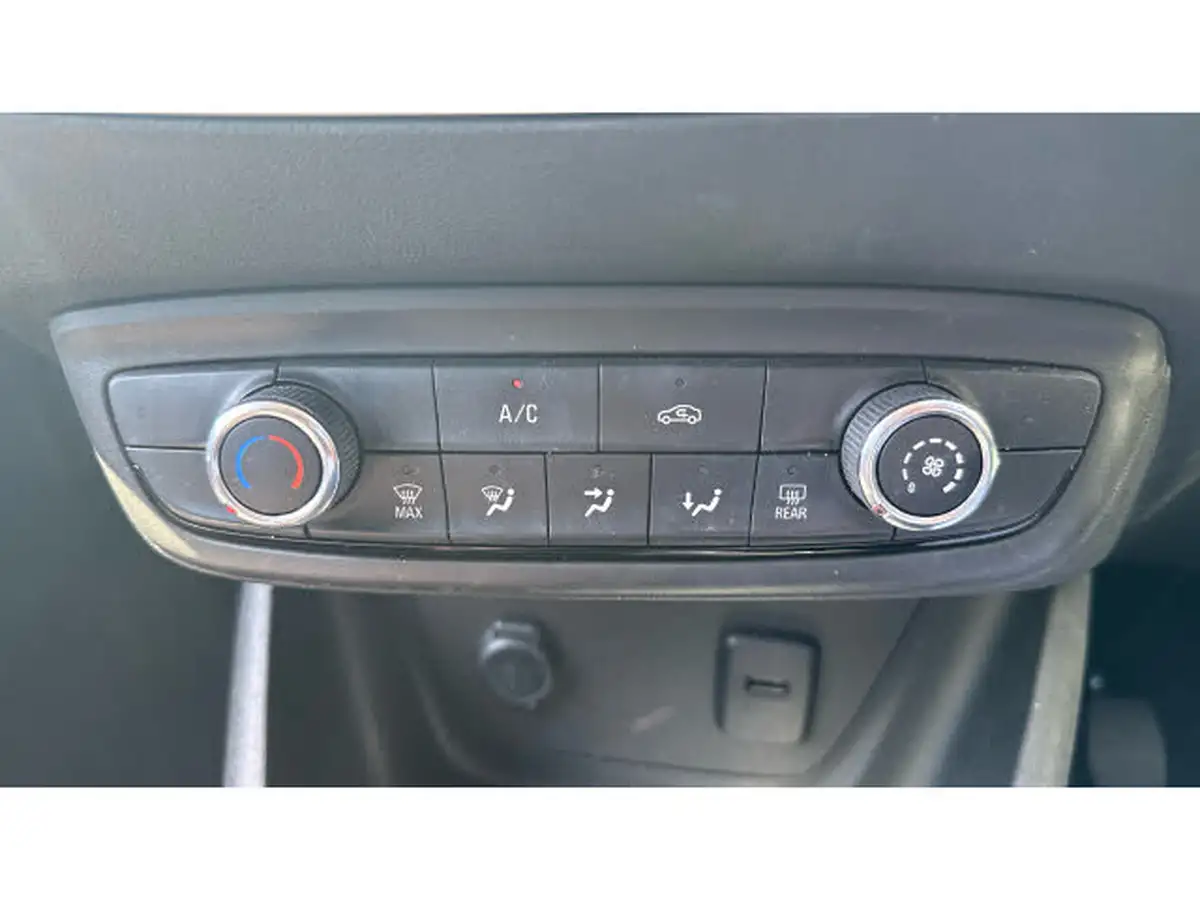 2020-vauxhall-crossland-x-12i-griffin-big-16