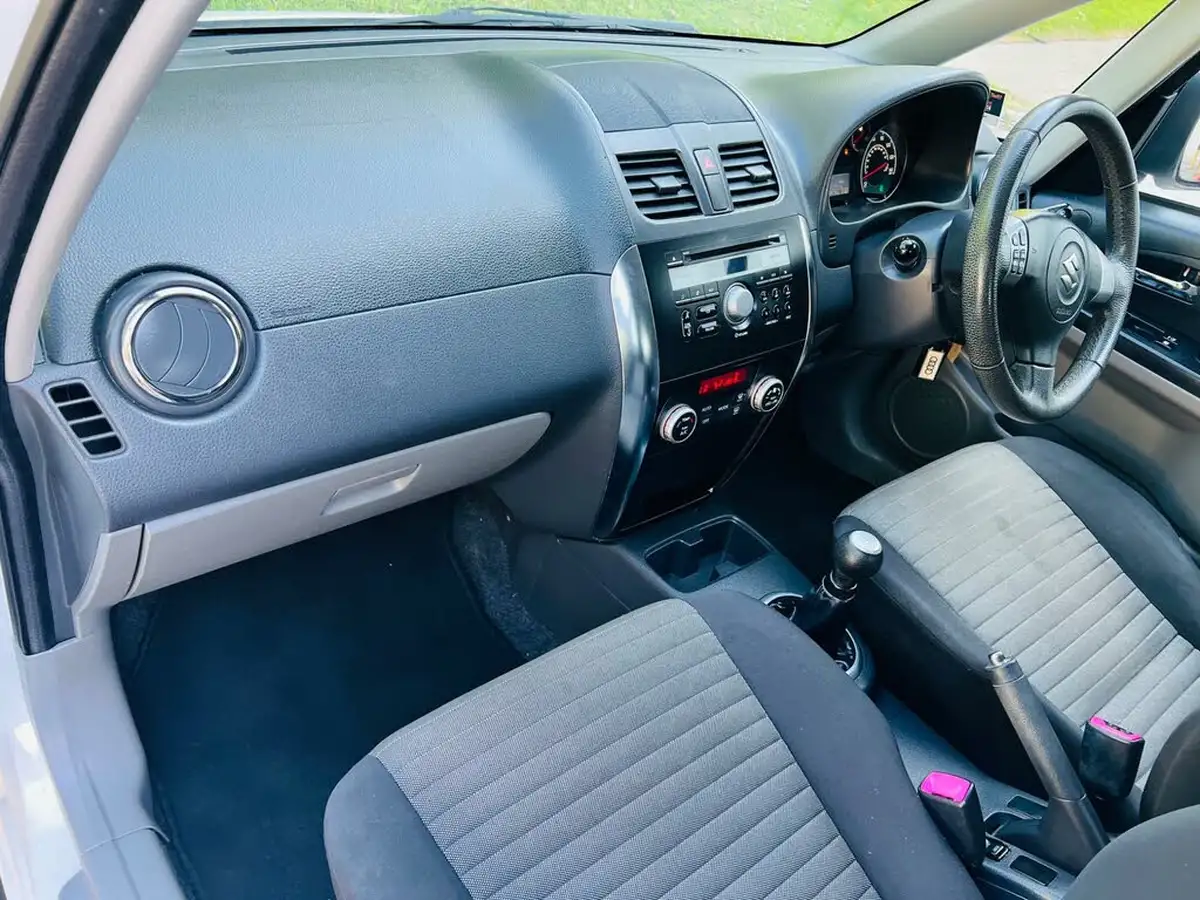 2011-suzuki-sx4-16-sz5-big-38