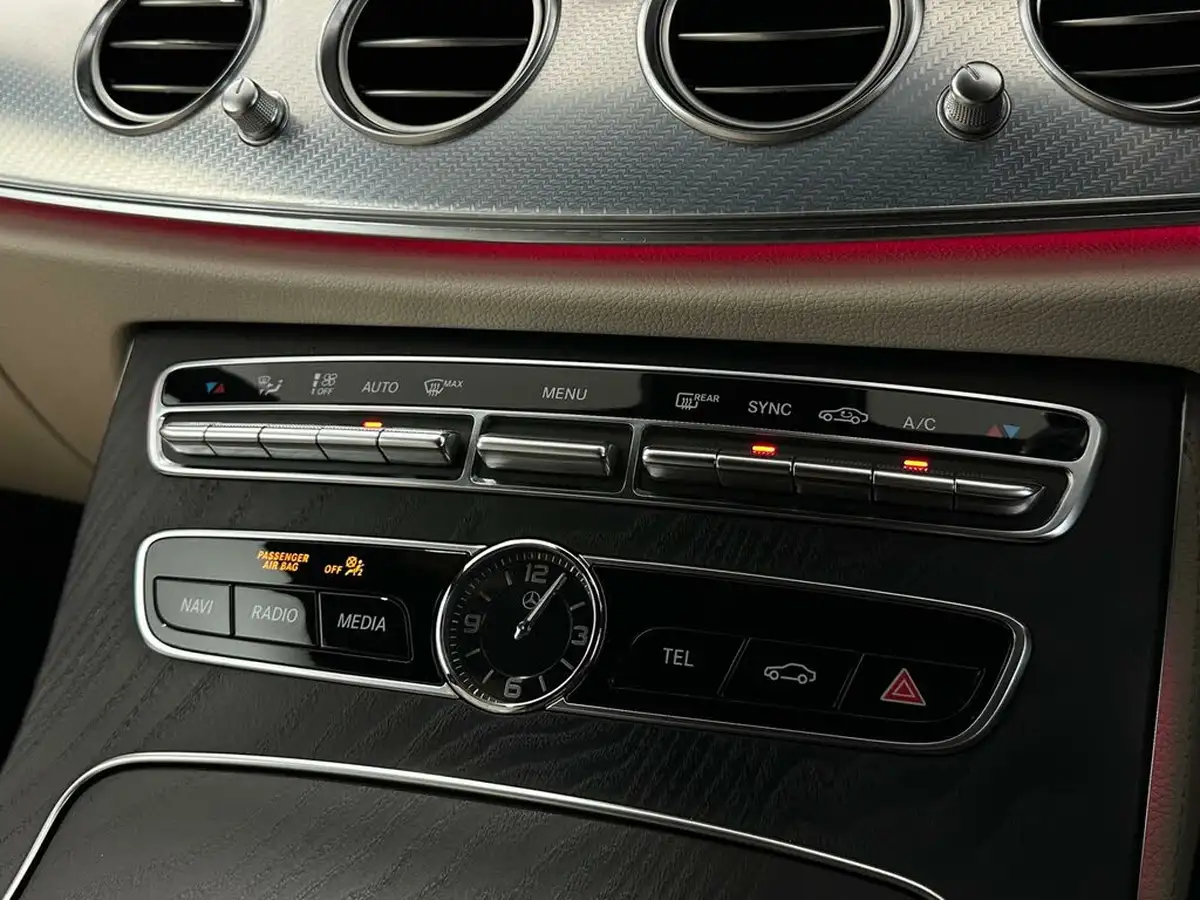 2019-mercedes-benz-e-class-20d-e220d-se-premium-saloon-4d-plus-big-19