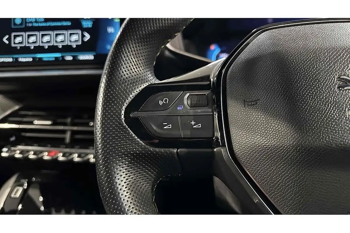 2021-peugeot-2008-suv-e-gt-premium-big-33