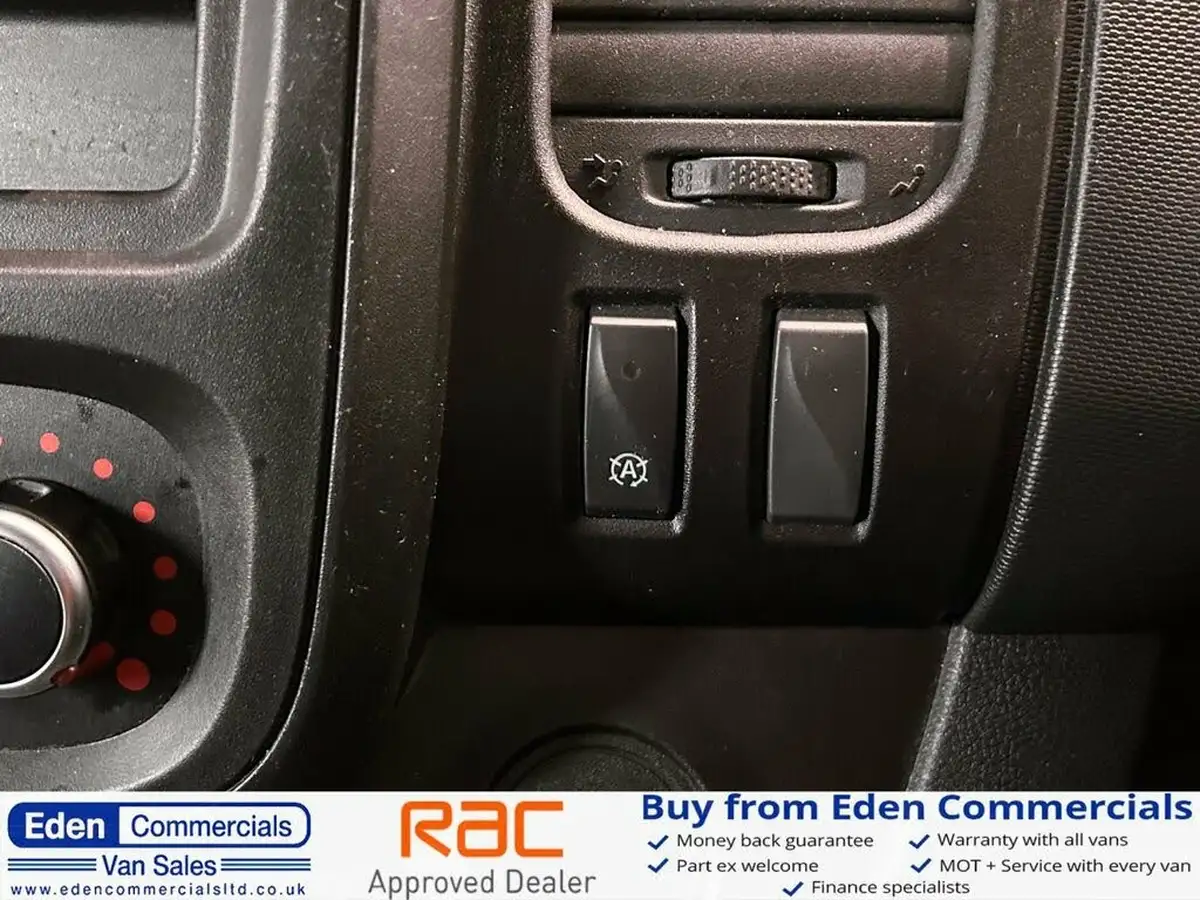 2021-renault-trafic-20dci-ll30-energy-120-business-panel-big-20