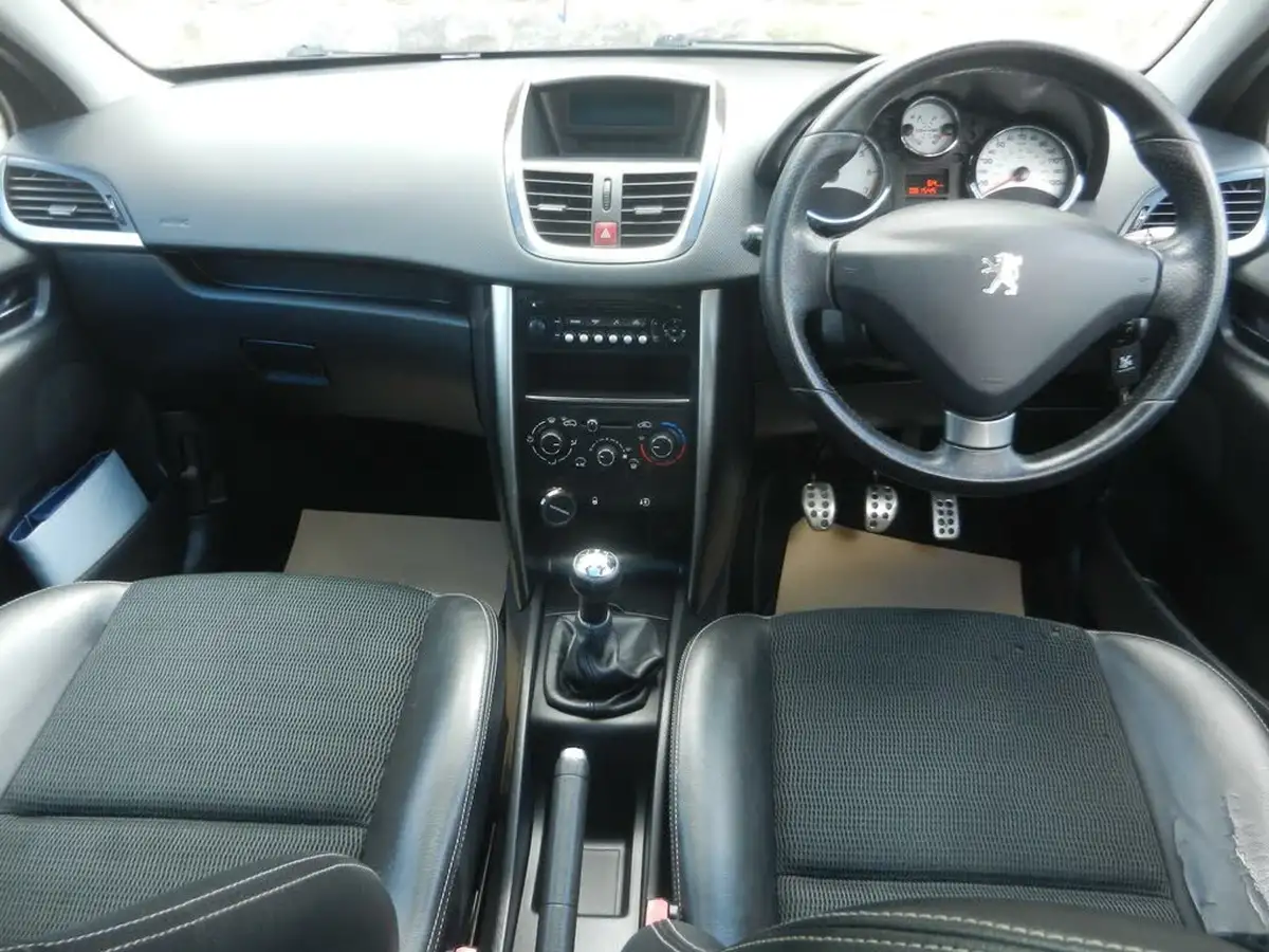 2012-peugeot-207-16-allure-5d-big-22