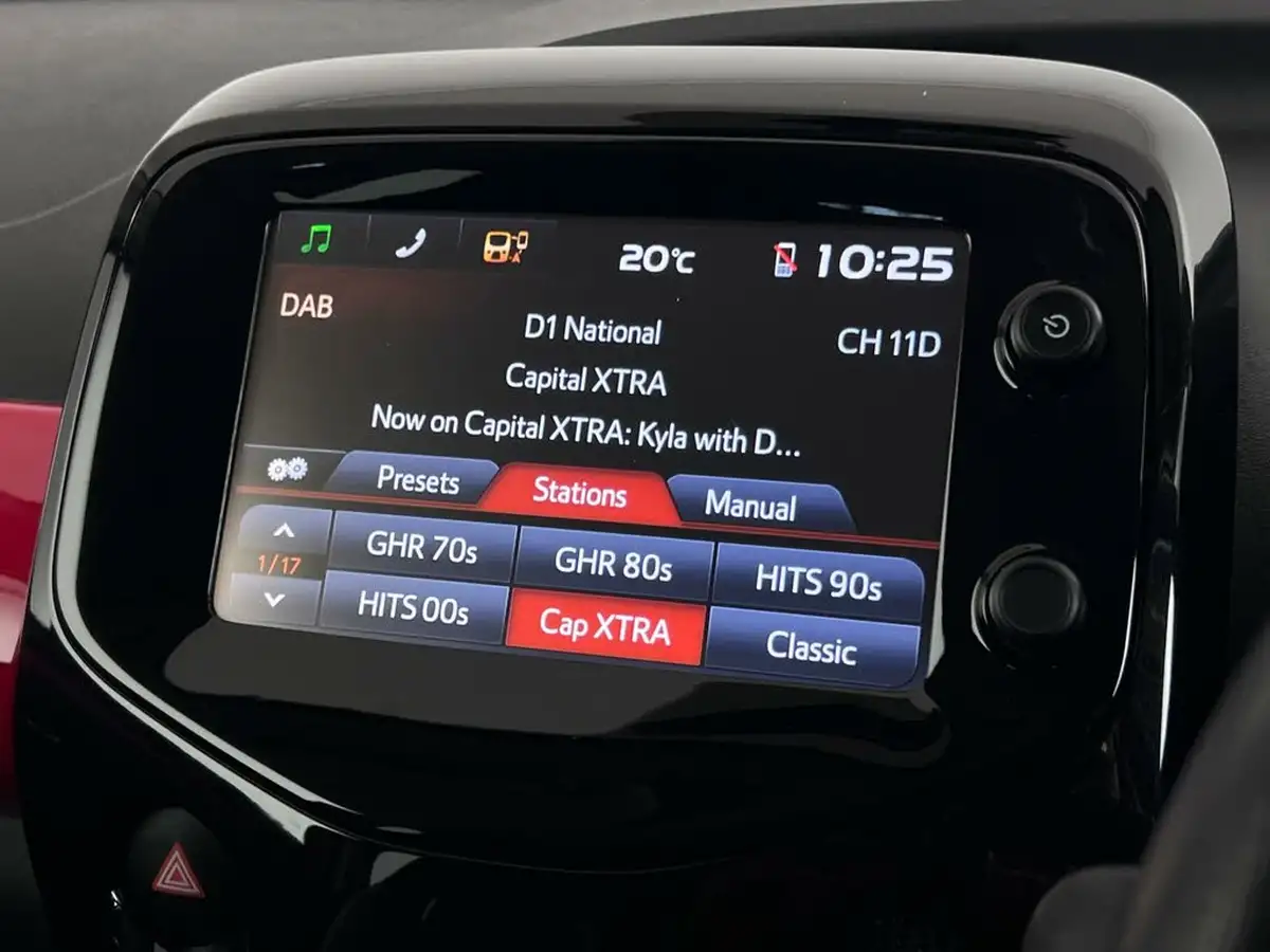 2017-toyota-aygo-10-vvt-i-x-style-71bhp-x-shift-big-30