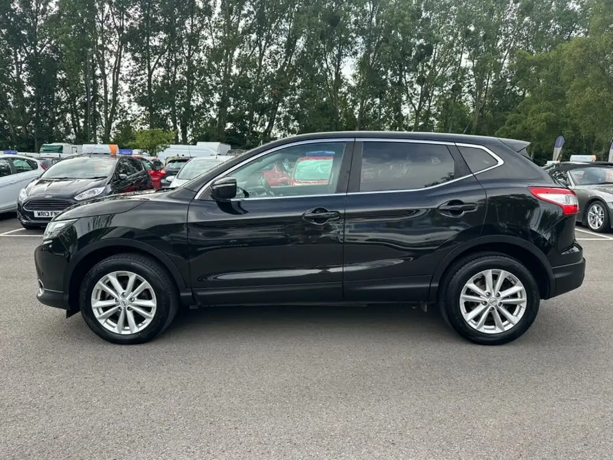 2014-nissan-qashqai-15dci-acenta-premium-big-8