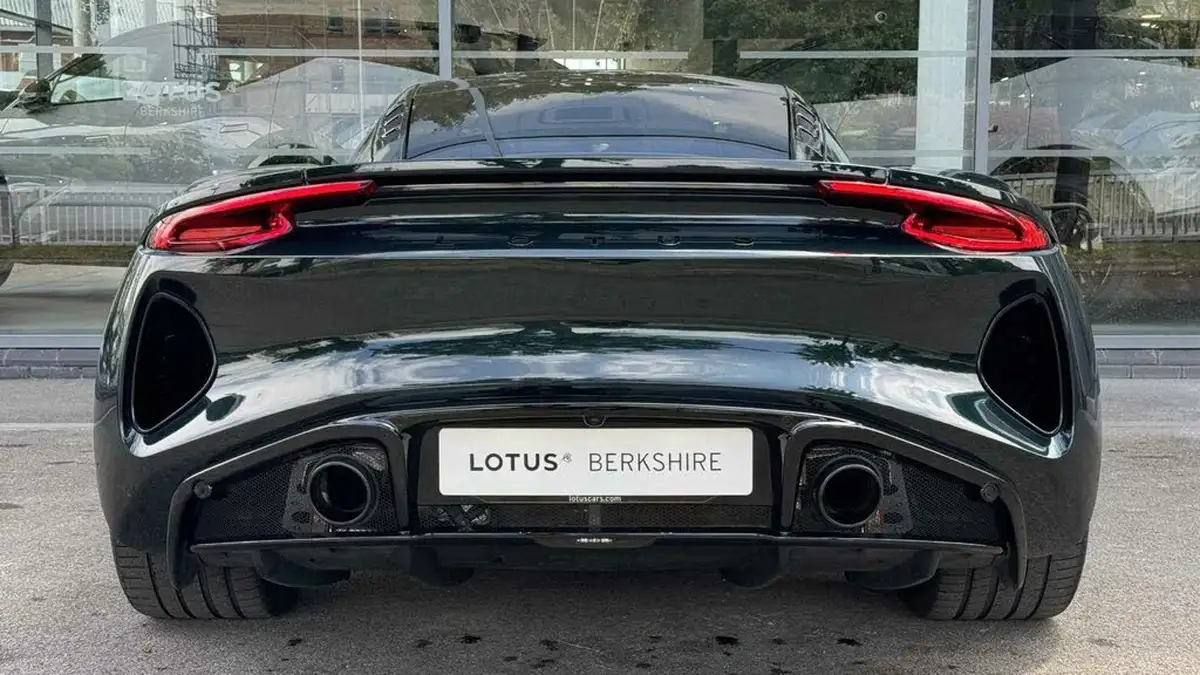 2023-lotus-emira-35-first-edition-v6-big-4