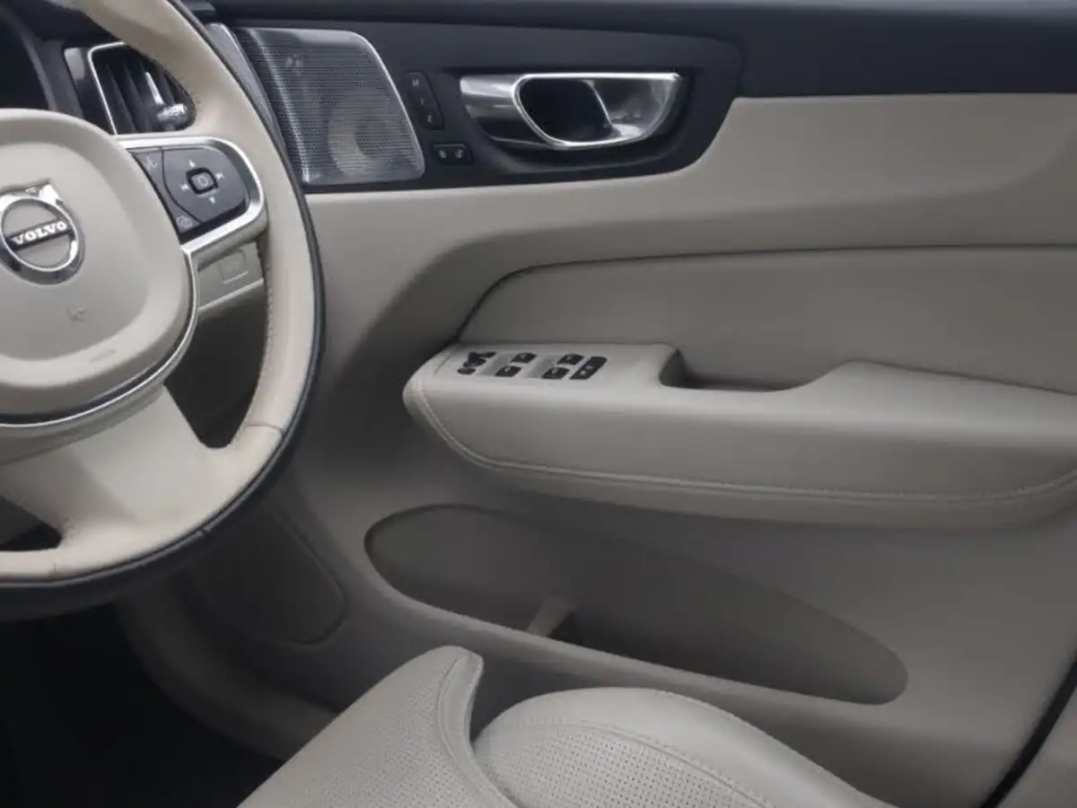 2024-volvo-xc60-20-b5-ultimate-big-9