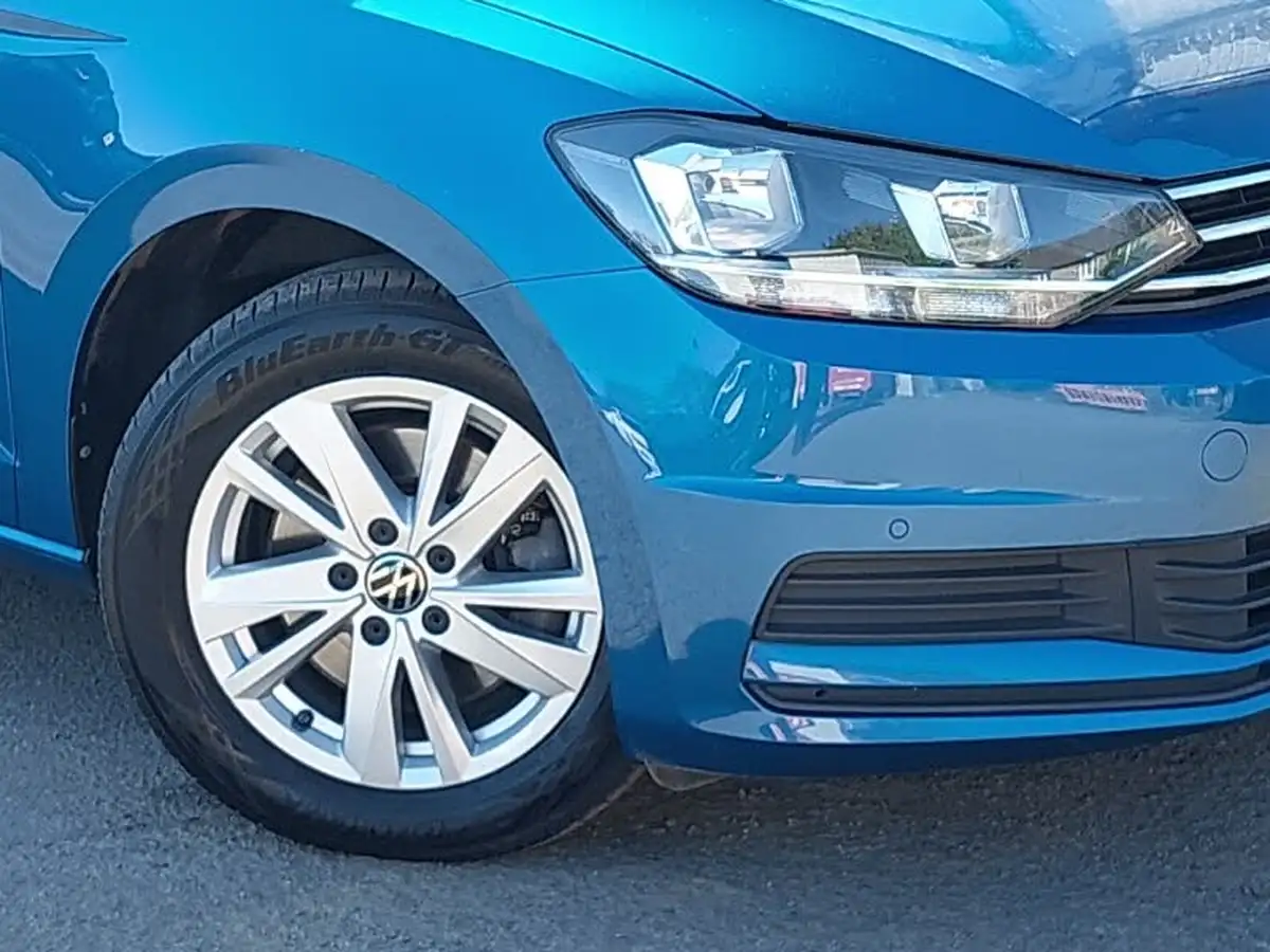 2021-volkswagen-touran-15-tsi-se-family-big-8