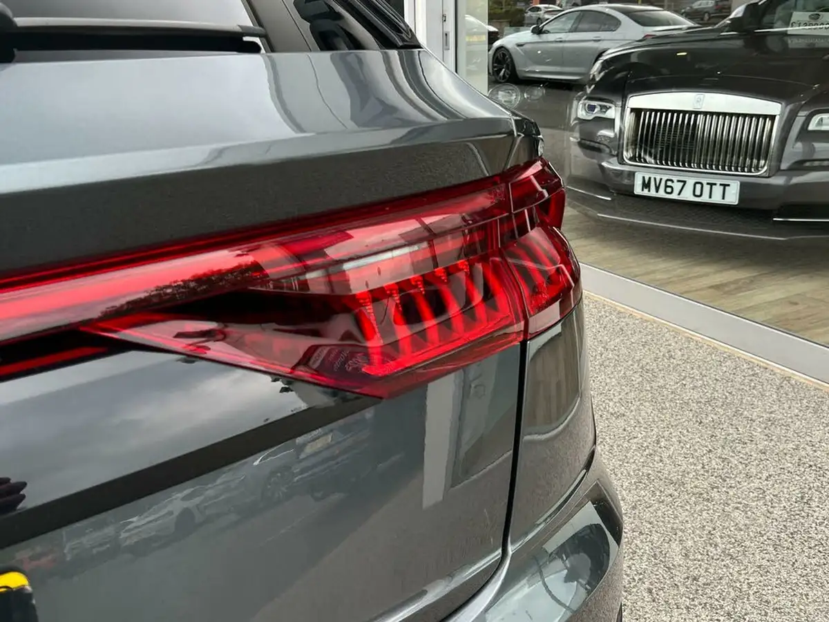 2020-audi-sq8-40tdi-big-78