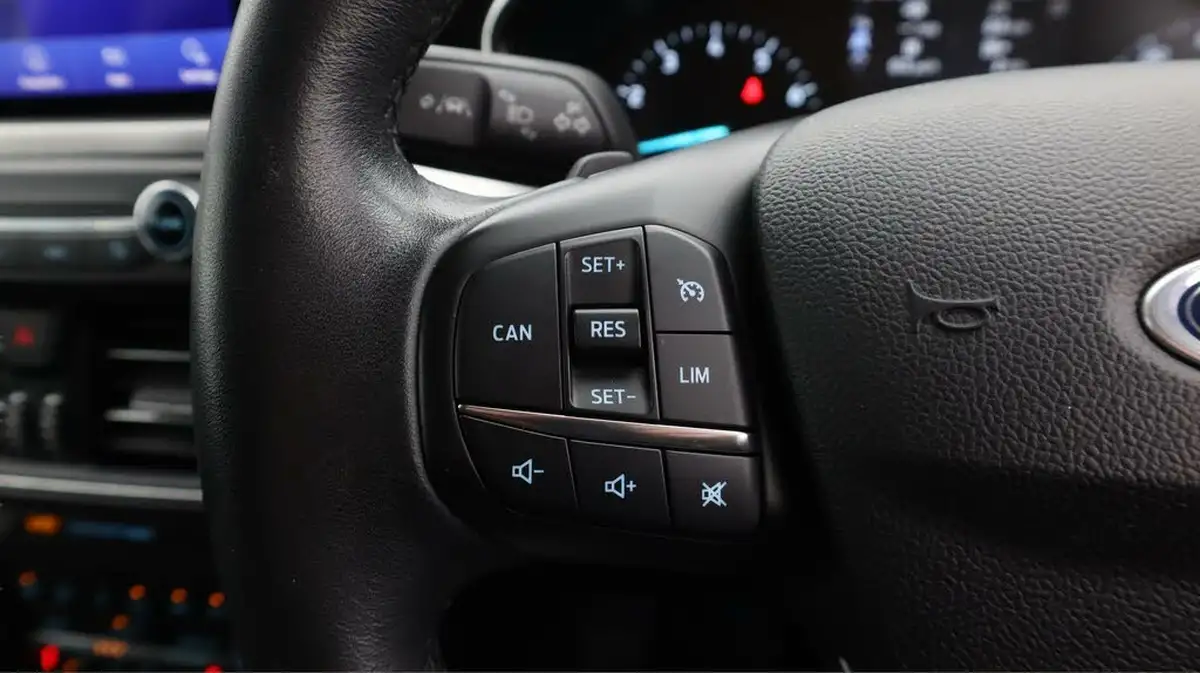 2020-ford-focus-10t-titanium-hatchback-auto-big-21
