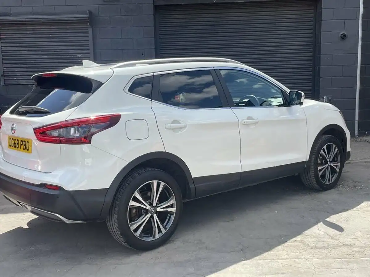 2018-nissan-qashqai-12-dig-t-n-connecta-big-9