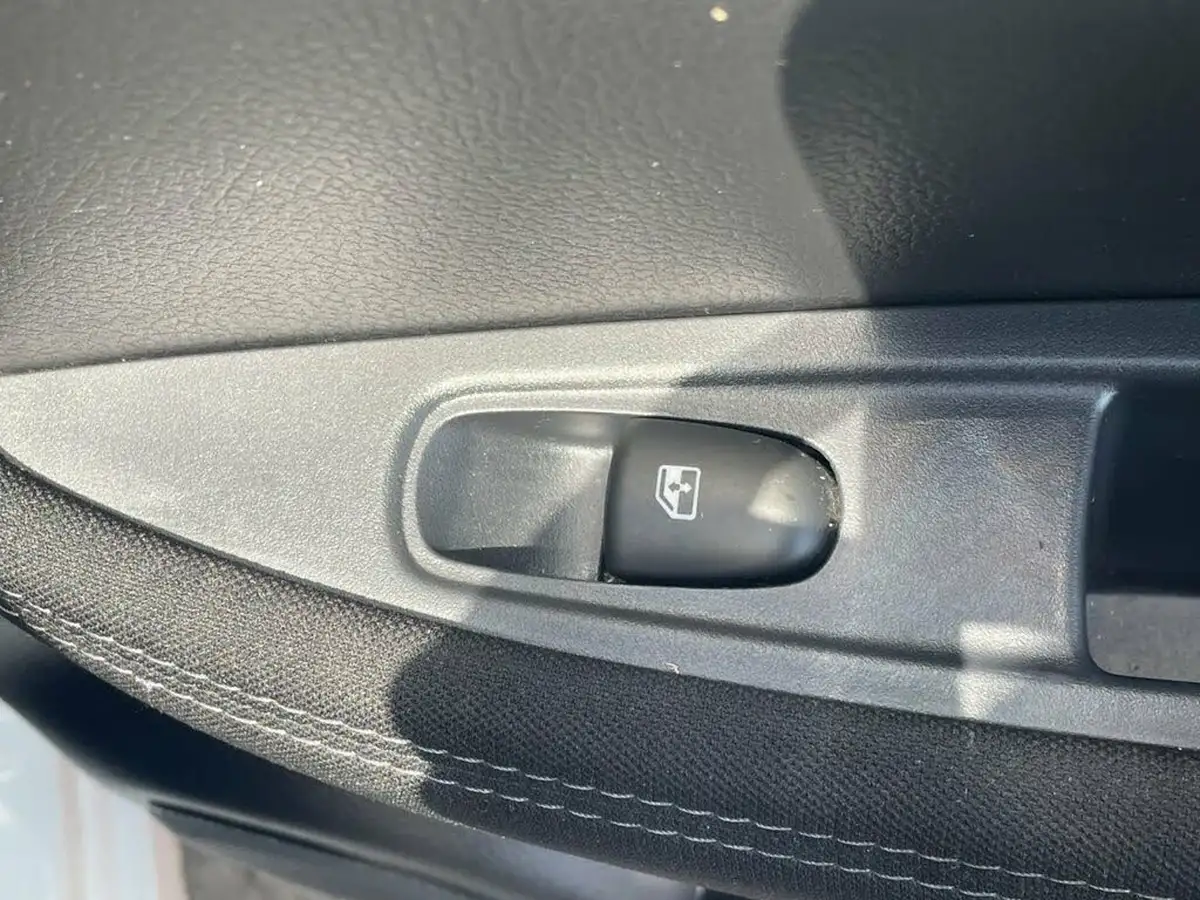 2018-nissan-qashqai-12-dig-t-n-connecta-big-33
