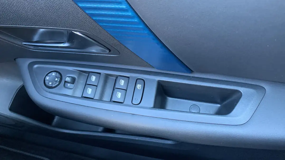 2024-citroen-c4-big-21