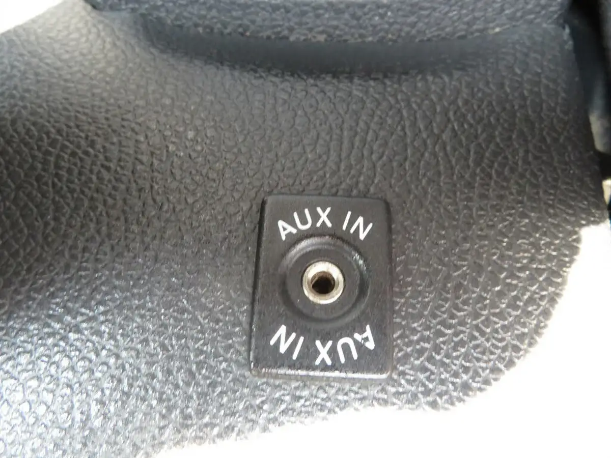 2012-volkswagen-golf-14-match-5d-big-34