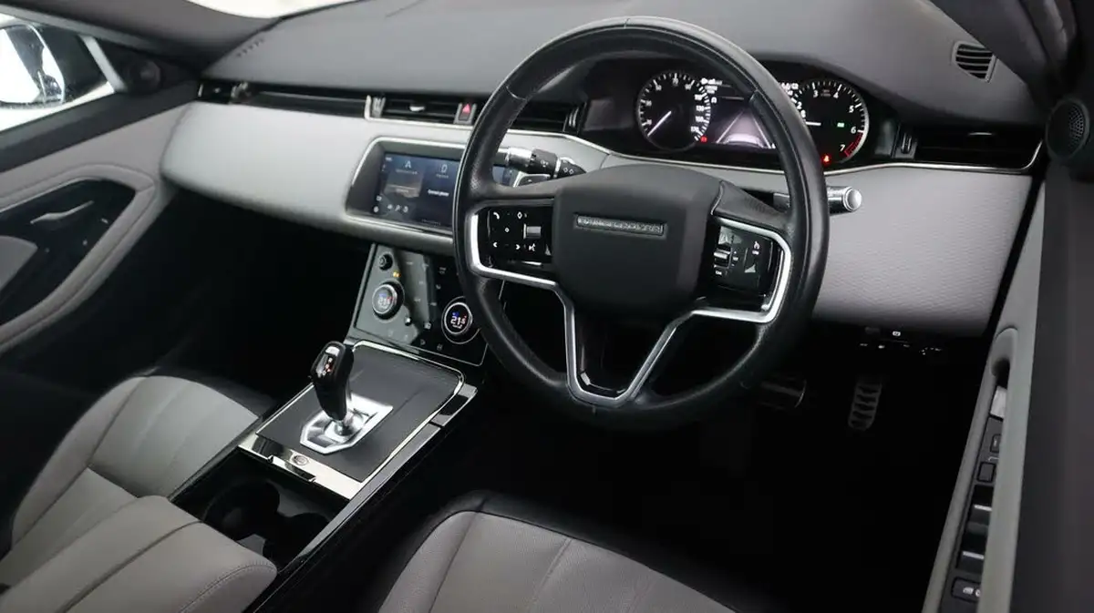 2021-land-rover-range-rover-evoque-15-p300e-r-dynamic-s-big-8