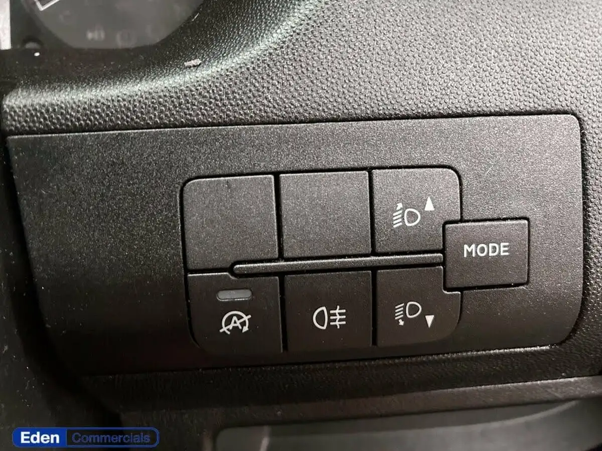2022-citroen-relay-22bluehdi-35-l3h2-enterprise-panel-big-17
