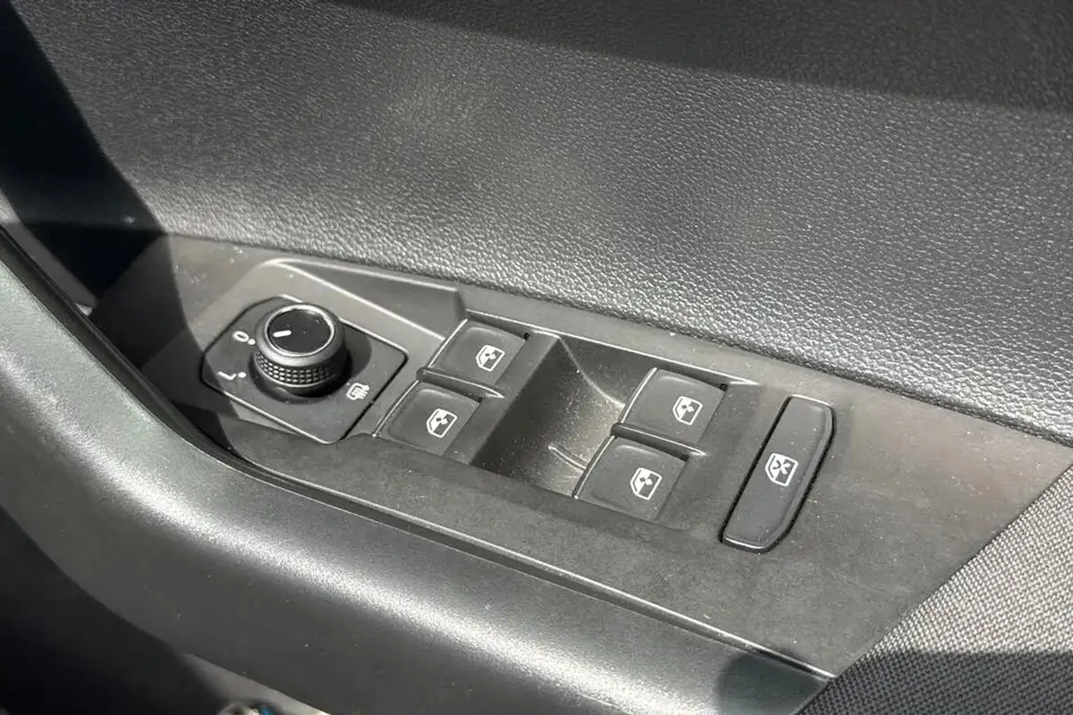2019-volkswagen-polo-10-se-65ps-evo-ss-big-41