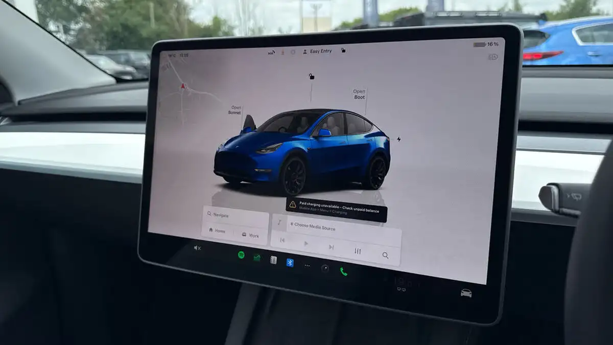 2023-tesla-model-y-e-performance-big-19