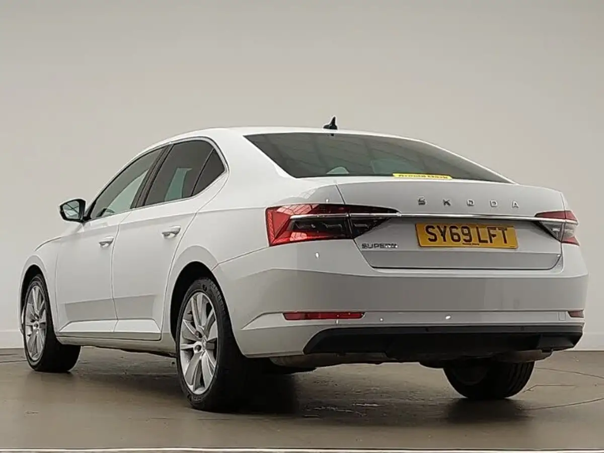 2019-skoda-superb-20-tsi-se-l-hatchback-big-1