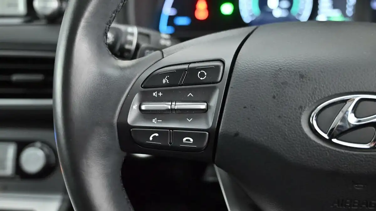 2020-hyundai-kona-e-premium-204ps-big-20