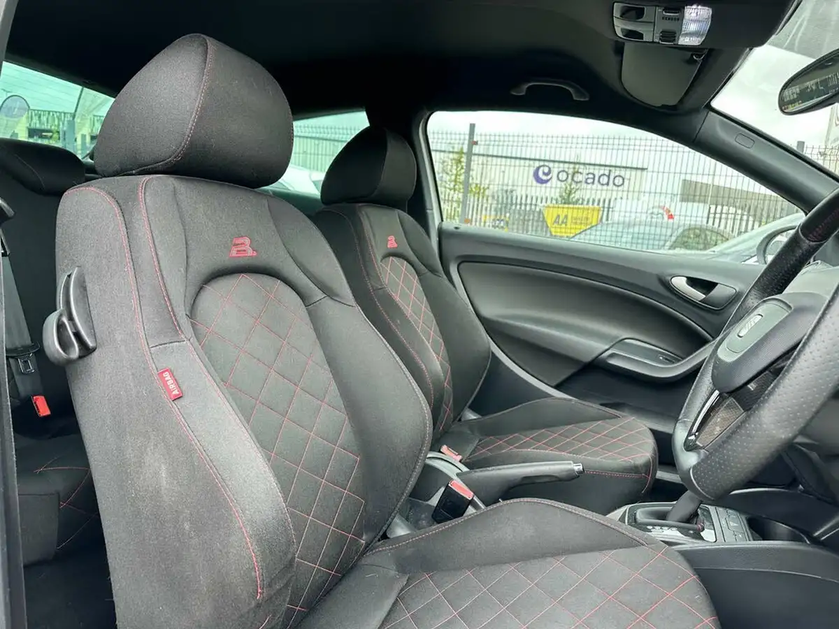 2010-seat-ibiza-14-bocanegra-big-22