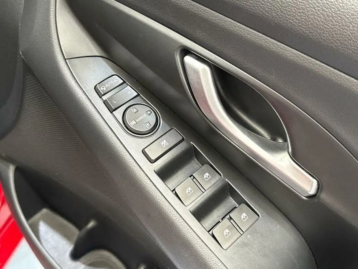2019-hyundai-i30-10-t-gdi-se-nav-hatchback-big-16