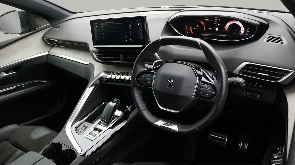 2022-peugeot-3008-suv-12-puretech-gt-premium-big-8