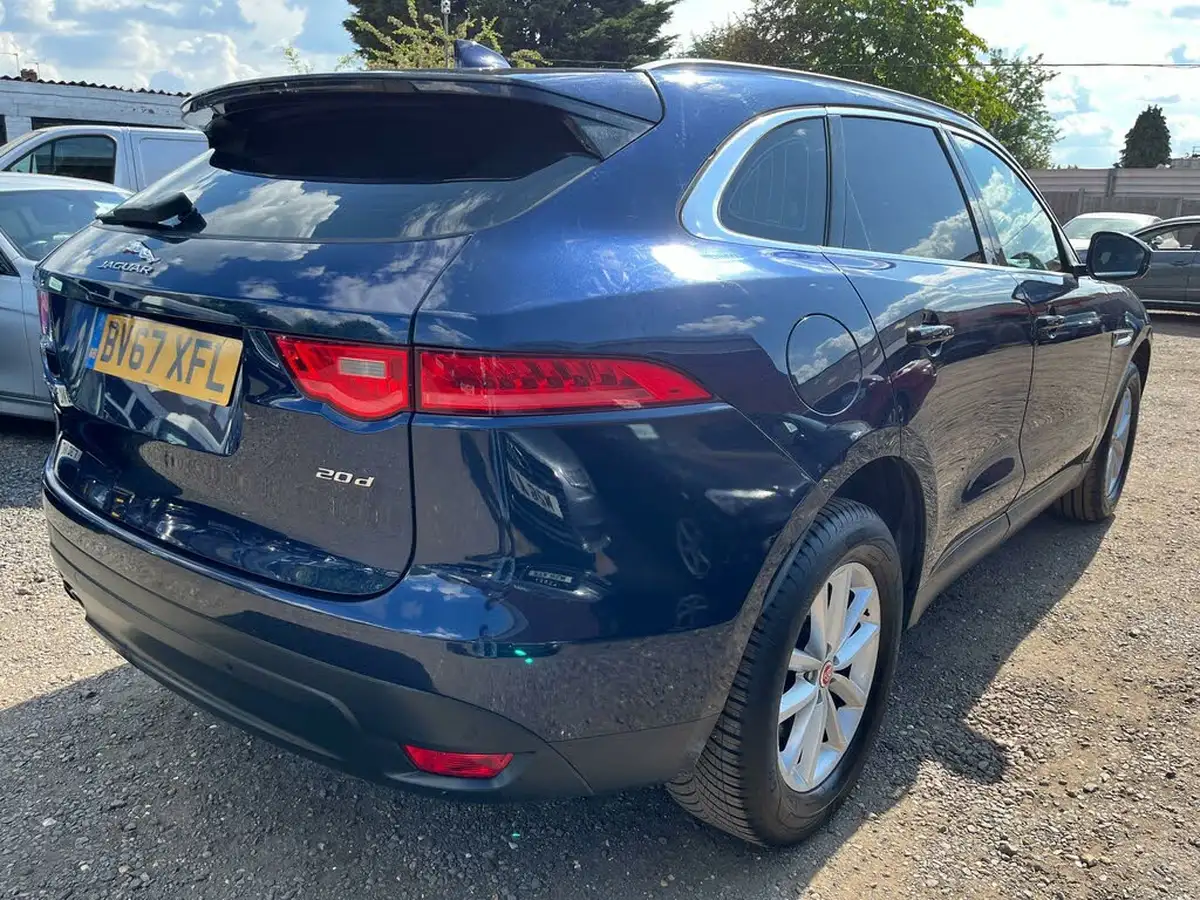 2017-jaguar-f-pace-20-i4d-prestige-180ps-ss-auto-big-8